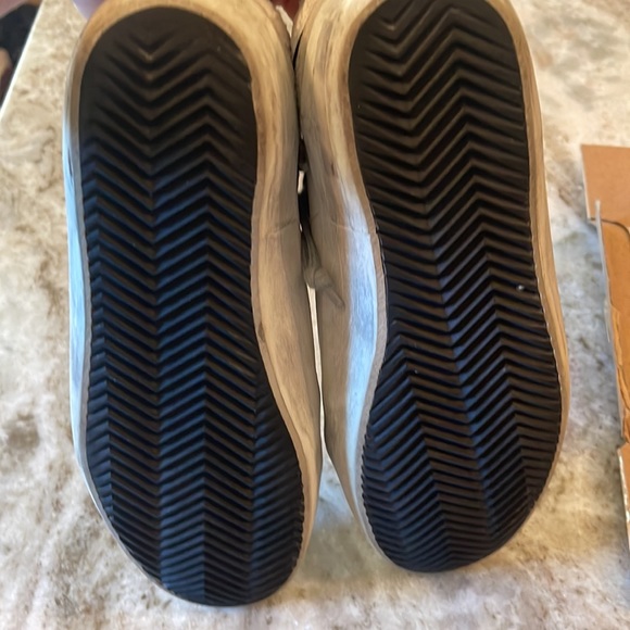 Golden Goose mid star, leather leopard sneaker w gold star, size 37, with box - Picture 16 of 16